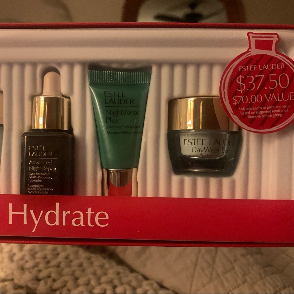 New with tags. Estee Lauder, protect, and hydrate daily skin defenders. - Picture 2 of 5